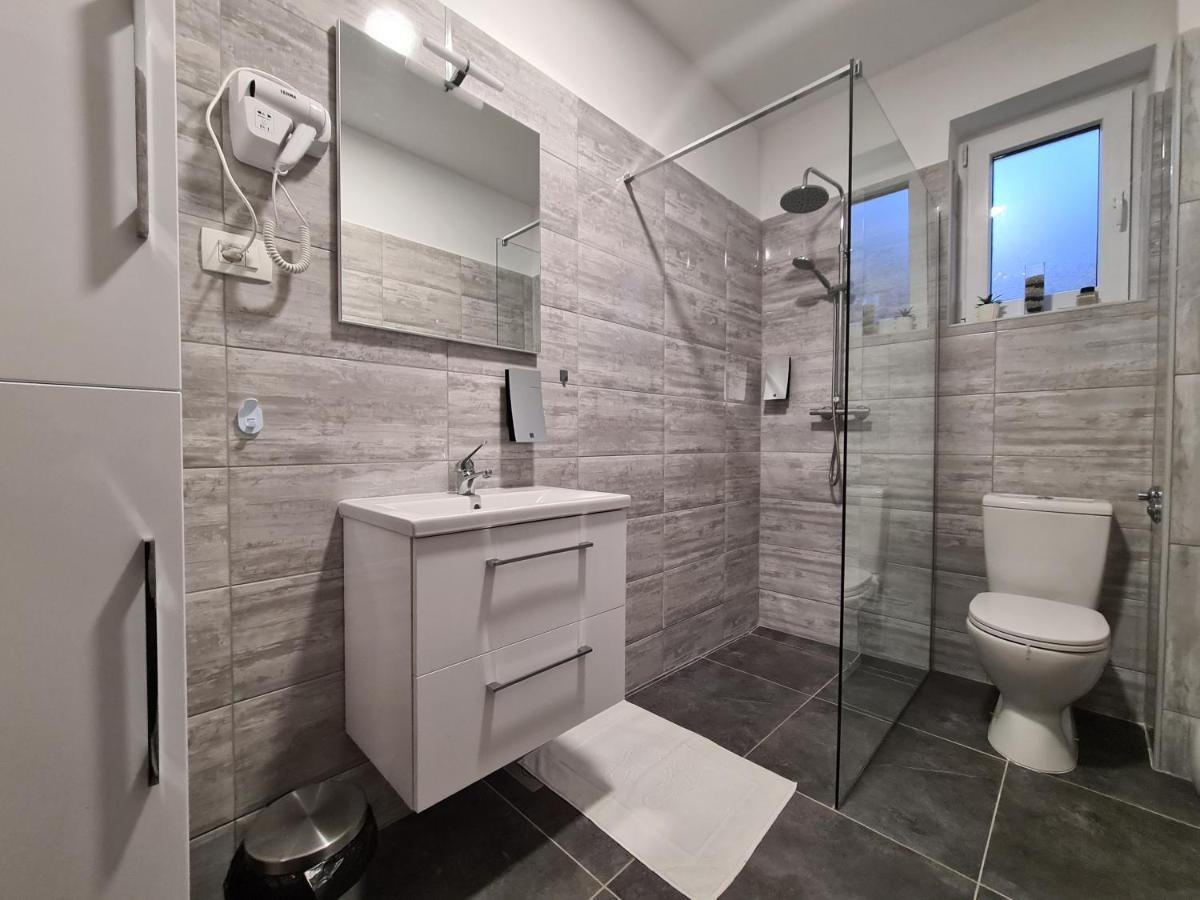 Boutique Apartments Nikola Tesla ราโควิซา ภายนอก รูปภาพ